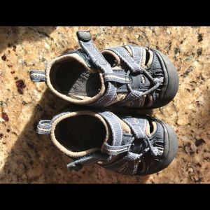 Blue Toddler Keen Sandals. Size 5.